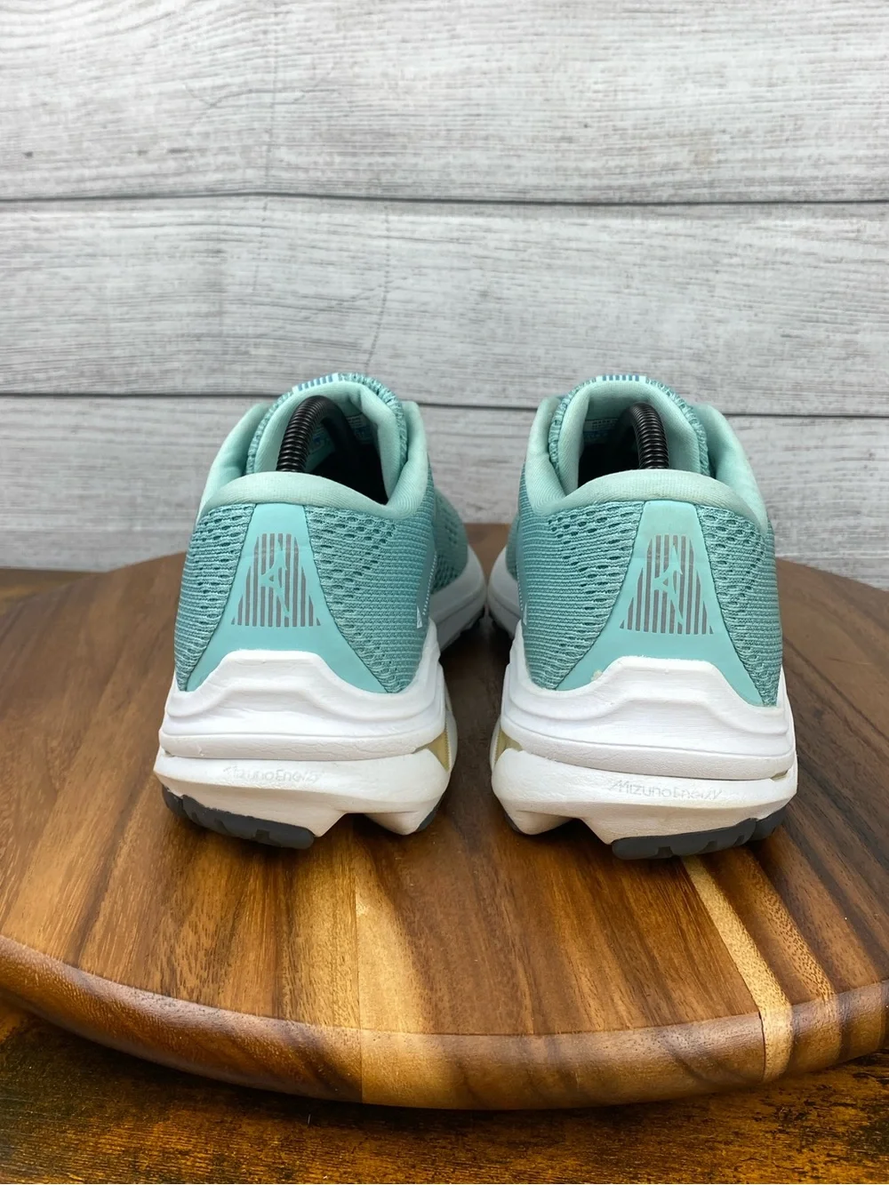 Mizuno Wave Inspire 17 Eggshell Blue Turquoise Running Shoe Women’s Size 10.5